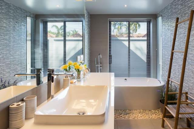 Villa Crystal Two-Bedroom Private Pool Villa プーケット エクステリア 写真