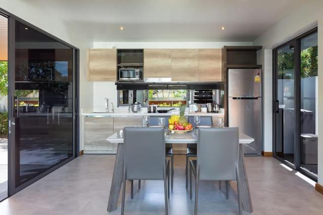Villa Crystal Two-Bedroom Private Pool Villa プーケット エクステリア 写真