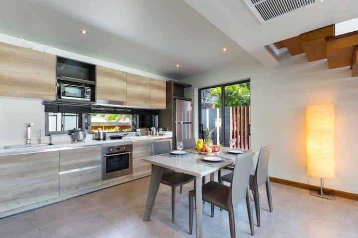Villa Crystal Two-Bedroom Private Pool Villa プーケット エクステリア 写真