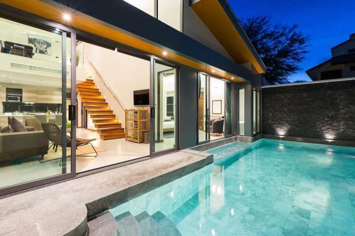 Villa Crystal Two-Bedroom Private Pool Villa プーケット エクステリア 写真